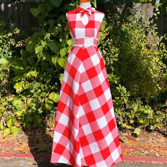 Late 50s/Early 60s Red and White Textured Cotton Maxi Dress - Picture 7 of 7